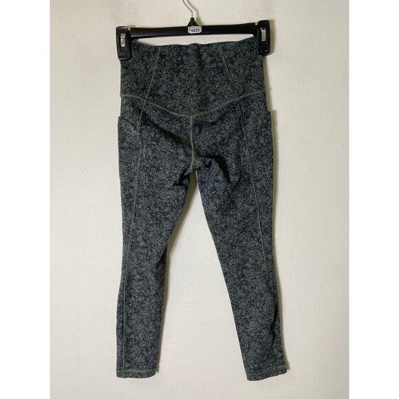 Athleta Black Green Print Cropped Leggins Sz XXS - Picture 1 of 3